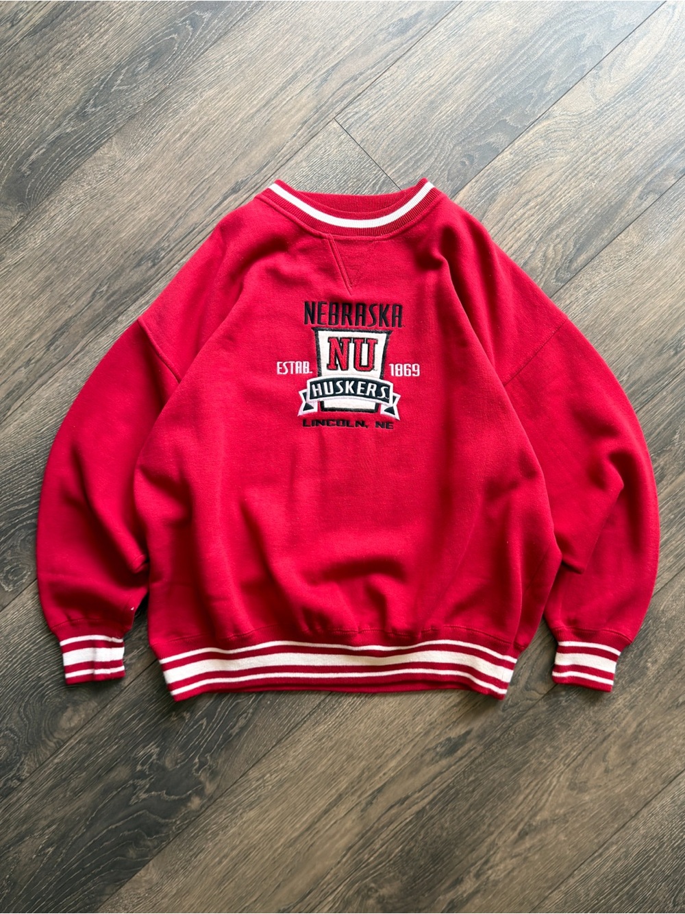 Nebraska Cornhuskers Men’s XL Sweatshirt Red Striped Ribbed Oversized Vintage 90